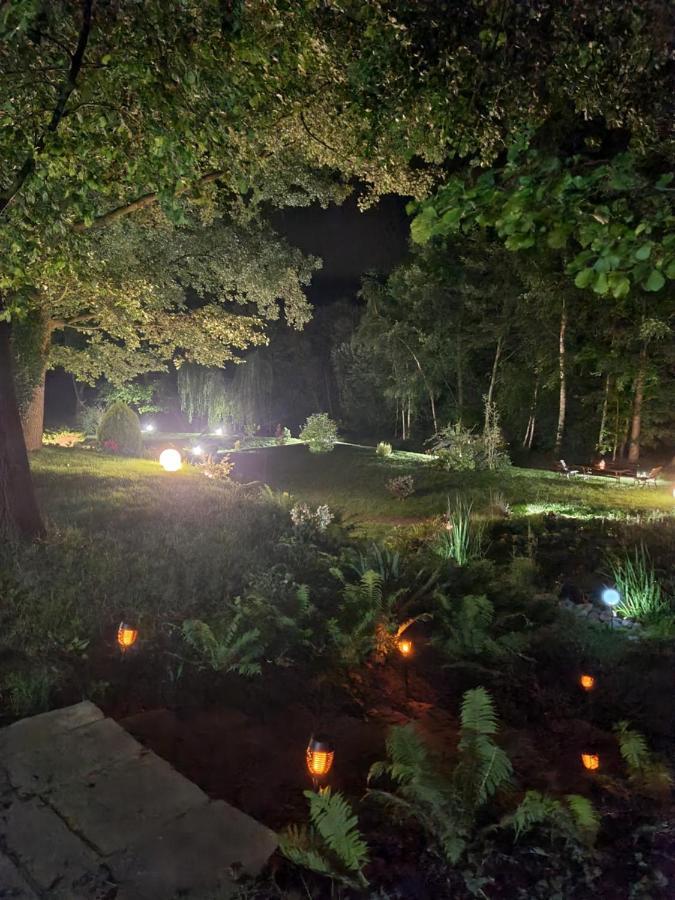 Dom Weselny Pod Kasztanem Hotel Luban Exterior foto